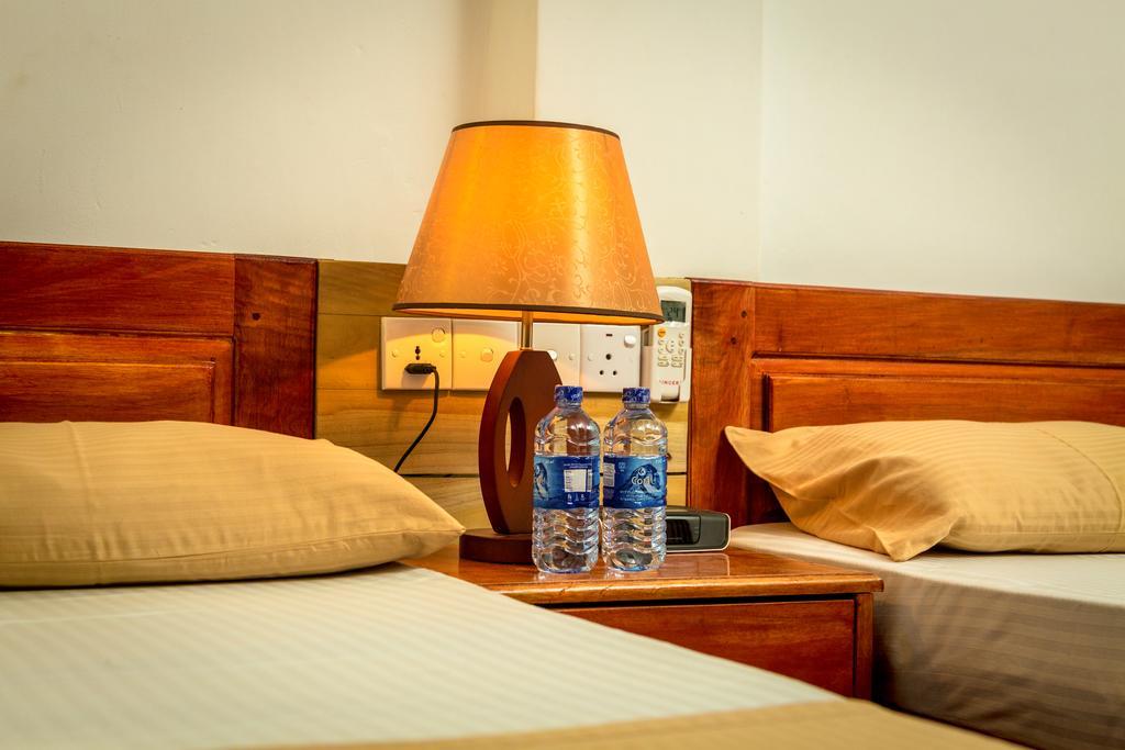 Dayanithi Guest House Jaffna Luaran gambar
