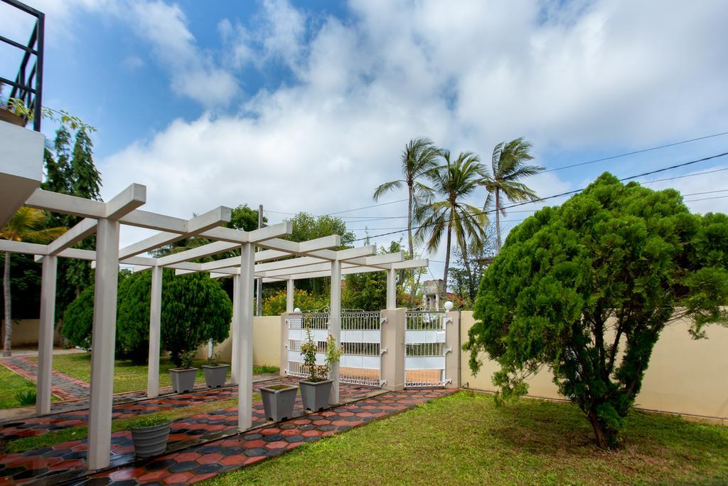 Dayanithi Guest House Jaffna Luaran gambar