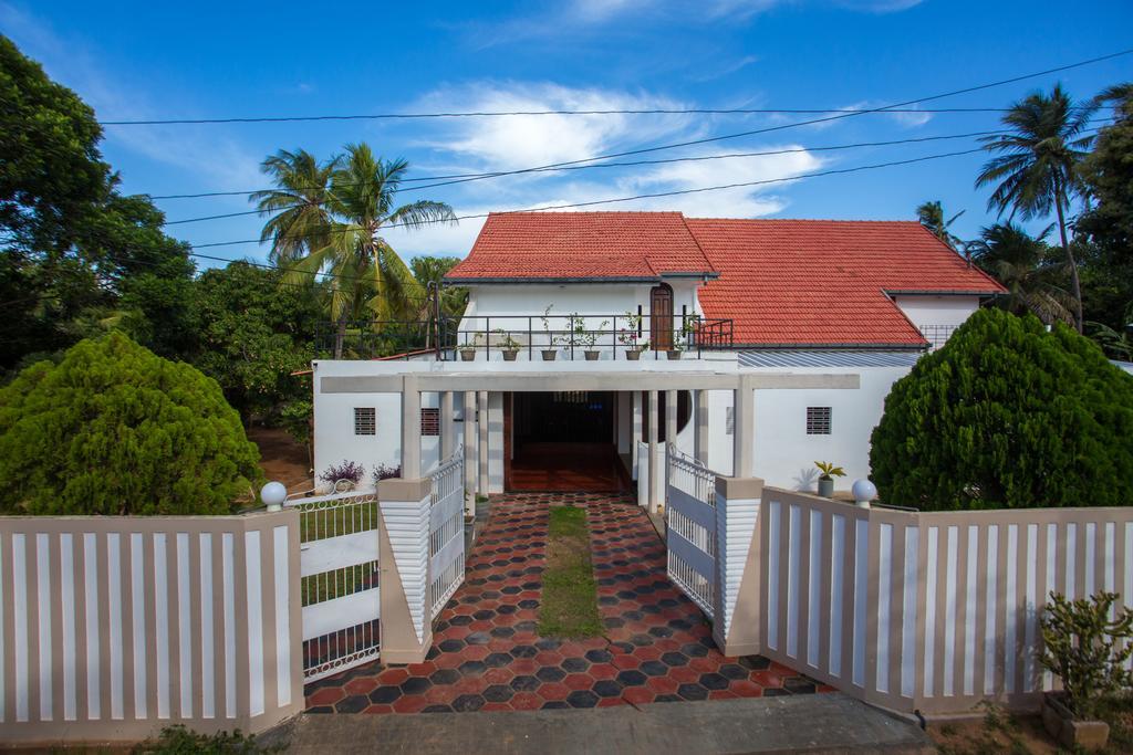 Dayanithi Guest House Jaffna Luaran gambar