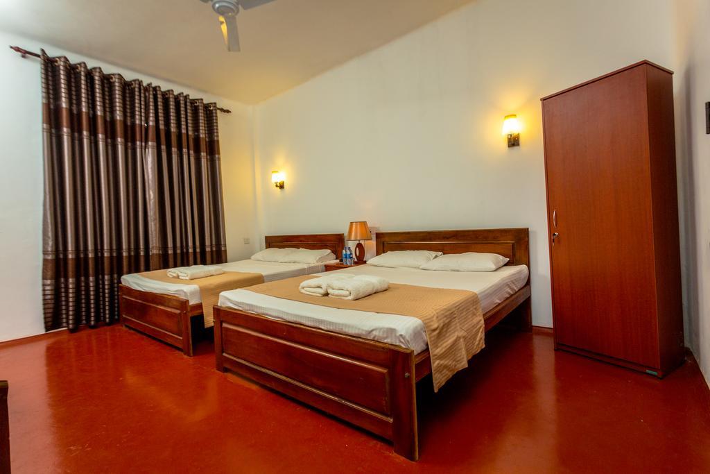 Dayanithi Guest House Jaffna Luaran gambar