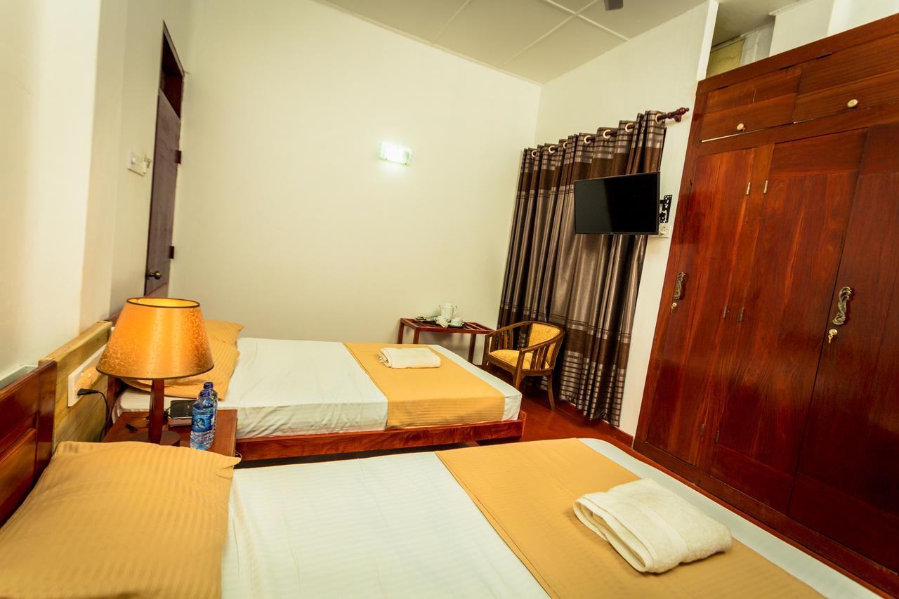 Dayanithi Guest House Jaffna Luaran gambar