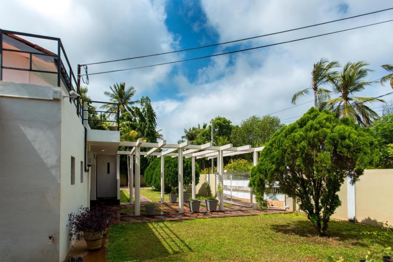 Dayanithi Guest House Jaffna Luaran gambar